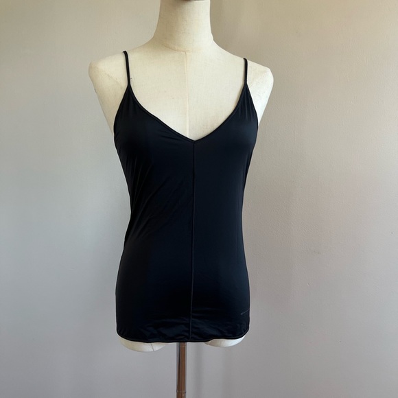 Uniqlo x Alexander Wang AIRism Tank - Picture 3 of 8